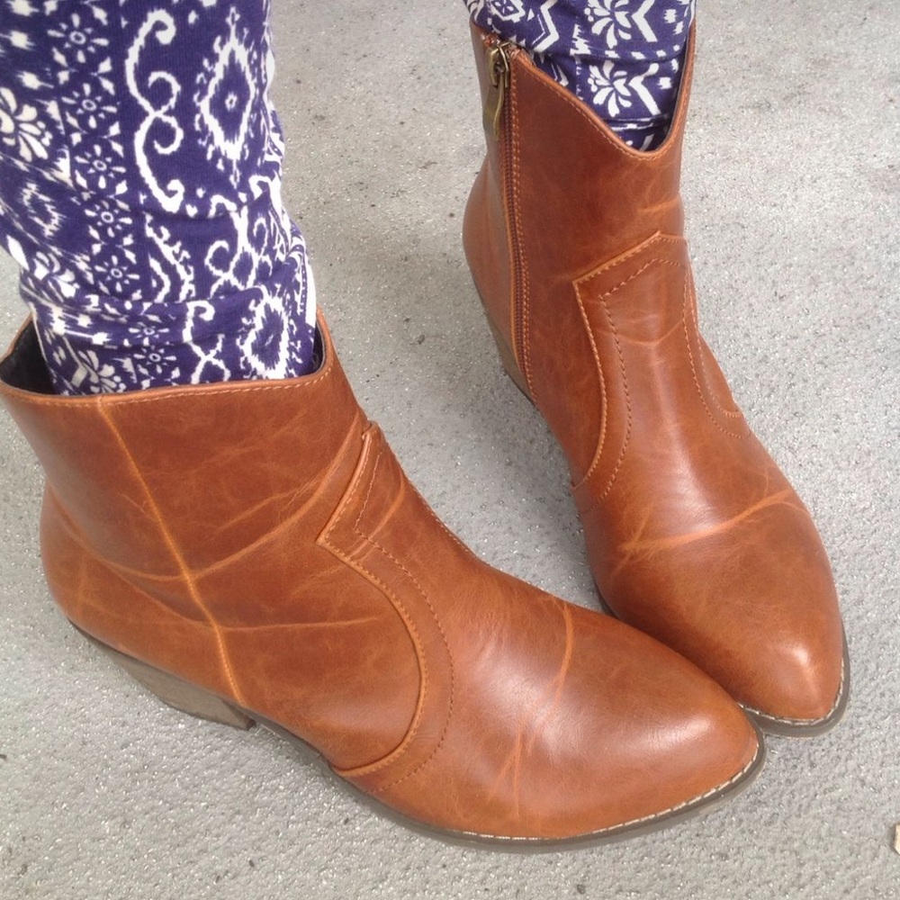 Nomad “Sundance” caramel tan vegan boots
